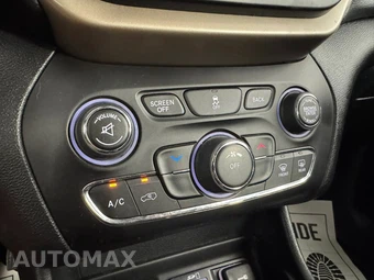 2016 Jeep Cherokee Latitude - miniatura 20