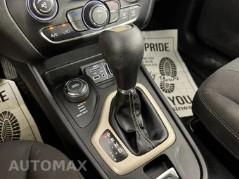 2016 Jeep Cherokee Latitude - miniatura 21