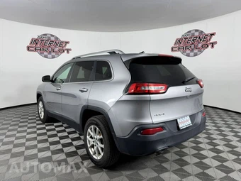 2016 Jeep Cherokee Latitude - miniatura 5