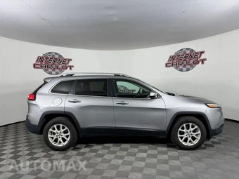 2016 Jeep Cherokee Latitude - miniatura 8