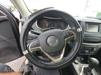 2016 Jeep Cherokee Latitude – miniatura 10