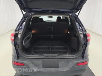 2016 Jeep Cherokee Latitude - miniatura 16