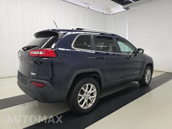2016 Jeep Cherokee Latitude - miniatura 4