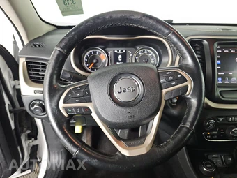 2016 Jeep Cherokee Latitude - miniatura 10