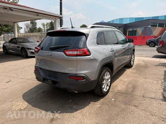 2016 Jeep Cherokee Latitude - miniatura 5