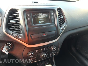 2016 Jeep Cherokee Latitude – miniatura 11