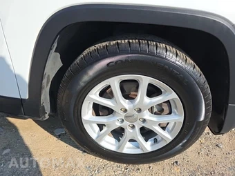 2016 Jeep Cherokee Latitude – miniatura 9