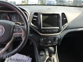 2016 Jeep Cherokee Latitude - miniatura 11