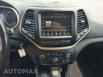 2016 Jeep Cherokee Latitude - miniatura 11