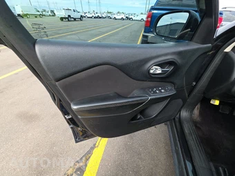 2016 Jeep Cherokee Latitude Altitude Edition - miniatura 9