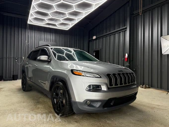 2016 Jeep Cherokee Latitude Altitude Edition - miniatura 7