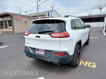 2016 Jeep Cherokee Latitude Altitude Edition - miniatura 4