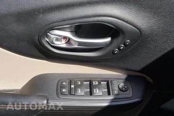 2016 Jeep Cherokee Limited - miniatura 10