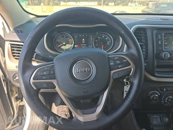 2016 Jeep Cherokee Sport – miniatura 10