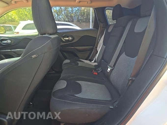 2016 Jeep Cherokee Sport – miniatura 13