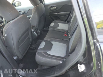 2016 Jeep Cherokee Sport – miniatura 13