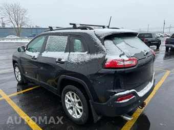 2016 Jeep Cherokee Sport – miniatura 9