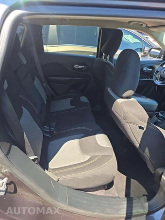 2016 Jeep Cherokee Sport Altitude Edition - miniatura 16