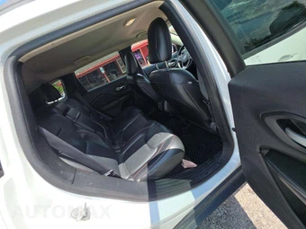 2016 Jeep Cherokee Trailhawk - miniatura 16