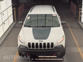 2016 Jeep Cherokee Trailhawk - miniatura 2