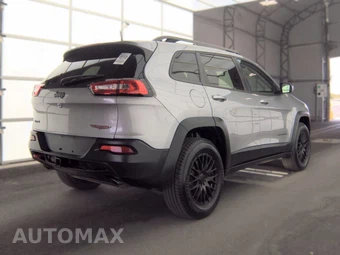 2016 Jeep Cherokee Trailhawk - miniatura 4