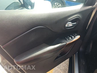 2016 Jeep Cherokee Trailhawk - miniatura 9