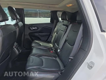 2016 Jeep Cherokee Trailhawk – miniatura 16