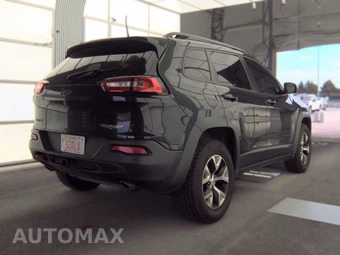 2016 Jeep Cherokee Trailhawk – miniatura 4