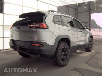 2016 Jeep Cherokee Trailhawk - miniatura 4