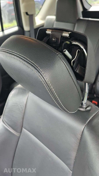 2016 Jeep Compass High Altitude Edition – miniatura 35