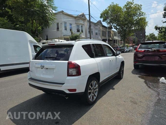 2016 Jeep Compass High Altitude Edition - miniatura 3