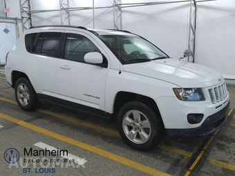 2016 Jeep Compass Latitude - miniatura 3