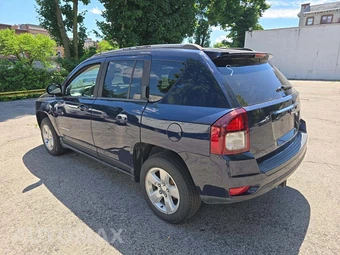 2016 Jeep Compass Latitude – miniatura 2