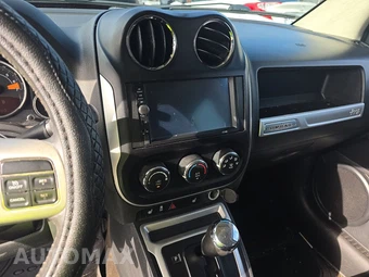 2016 Jeep Compass Latitude – miniatura 11