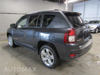 2016 Jeep Compass Latitude – miniatura 4