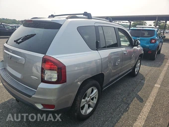 2016 Jeep Compass Latitude – miniatura 4