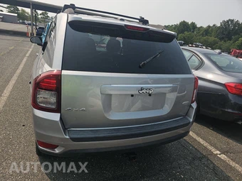 2016 Jeep Compass Latitude – miniatura 5