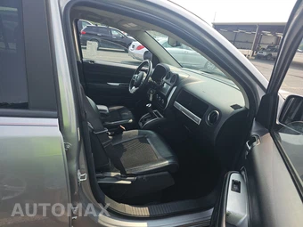 2016 Jeep Compass Latitude – miniatura 8