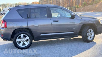 2016 Jeep Compass Latitude - miniatura 12