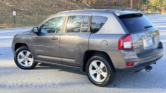 2016 Jeep Compass Latitude - miniatura 4