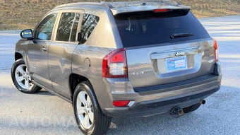 2016 Jeep Compass Latitude - miniatura 9