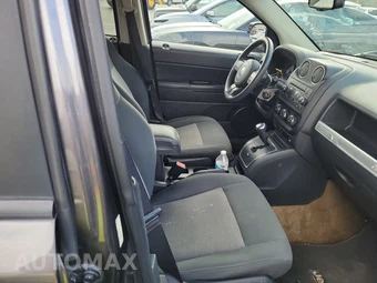 2016 Jeep Compass Sport - miniatura 8