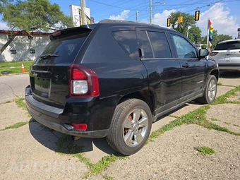2016 Jeep Compass Sport – miniatura 3
