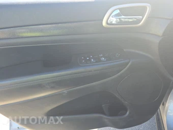 2016 Jeep Grand Cherokee Laredo – miniatura 9