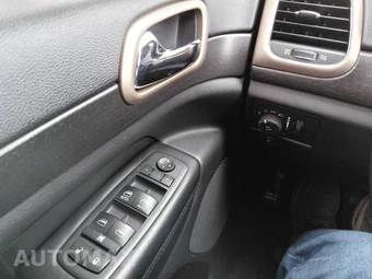 2016 Jeep Grand Cherokee Laredo - miniatura 19