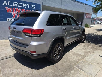 2016 Jeep Grand Cherokee Laredo 75th Anniversary Edition - miniatura 3