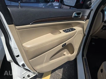 2016 Jeep Grand Cherokee Limited - miniatura 9
