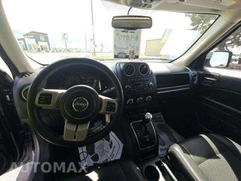 2016 Jeep Patriot 75th Anniversary Edition - miniatura 10
