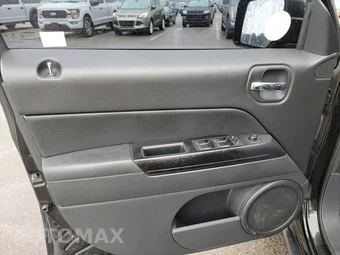 2016 Jeep Patriot High Altitude Edition - miniatura 3