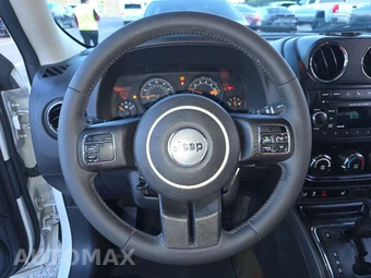 2016 Jeep Patriot High Altitude Edition – miniatura 10